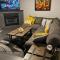 Brooklynns Bay, Elegant Lakefront Condo Retreat