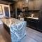 Brooklynns Bay, Elegant Lakefront Condo Retreat