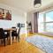 Galway City Dockland Apartment, 2 bed, 2 bath with parking - غالواي