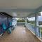 Cheerful 3 bedroom home with stunning views