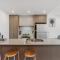 Cosy 1-Bed with Pool, Gym and Secure Parking - Phillip