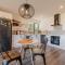 Hamptons Retreat - 1BR with Hot Tub and Fireplace - Prebbleton