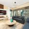 2BR with Mini-Golf in DT Dubai with Partial Burj Khalifa View - Dubaj