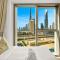 New Lively Spacious 2BR with Burj Khalifa View & Dubai Mall Access - Dubaj