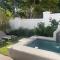 2 Riverside Oaks