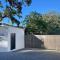 2 Riverside Oaks
