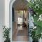 2 Riverside Oaks