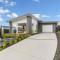 Brand New modern home 3 bedrooms - lakes