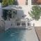 2 Riverside Oaks