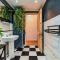 Pet-friendly flat w/ garden patio & smart tv
