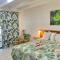 Bananaquit Tobago -Stay Near the Beach - Краун-Пойнт