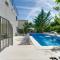 Villa Hedonia with heated pool, Diklo - 扎达尔