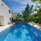 Villa Hedonia with heated pool, Diklo - 扎达尔