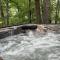WHISKEY RIDGE 3 Bdrm Cabin-FirePit, Fenced Yard, Hot Tub - Pigeon Forge