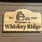 WHISKEY RIDGE 3 Bdrm Cabin-FirePit, Fenced Yard, Hot Tub - Pigeon Forge