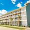 103 Queen ADA & Pet Friendly Suite, 1st Floor Sundown