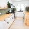 Dog Friendly Modern Home - سيسترز Dog Friendly Modern Home - سيسترز