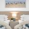 Stay at the BEACH at Oracle 20805