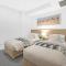 Stay at the BEACH at Oracle 20805