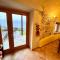 Cottage by the pool with stunning lake view - بيلانو