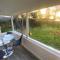Gravesend 2 Bedroom Flat -2 mins to STN -GF - 格雷夫森德