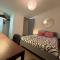 Comfortable A C, nice decor - 勒吕克