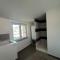 Comfortable A C, nice decor - 勒吕克