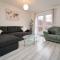Clothier House - Stylish 3Bed Haven, WiFi & Driveway Parking - Willenhall