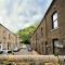 Stunning Hebden Stay - Canal Views, Pets Welcome - Hebden Bridge