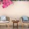 Amazing Home In El Chaparral With Wifi