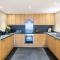 Central Flat-2Bedrooms-2Bath-By FabAccommodation - Bristol