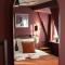 Gillis Eight Guest Rooms by Romy&Travis