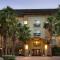 Larkspur Landing Extended Stay Suites Hillsboro