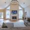 Spacious 7BR for 12 Private BKYD & New Amenities - Woodstock