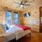 Sleeps18-Walk2Town-HotTub-Firepit-Playground-Games - Broken Bow