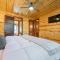 Sleeps18-Walk2Town-HotTub-Firepit-Playground-Games - Broken Bow