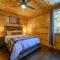 Sleeps18-Walk2Town-HotTub-Firepit-Playground-Games - Broken Bow