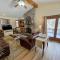 O1 Slopeside Bretton Woods cottage with AC large patio and private yard Walk to slopes