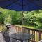O1 Slopeside Bretton Woods cottage with AC large patio and private yard Walk to slopes