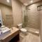 Luxury Home in Orlando with private Hot Tub - 7 Min from Disney Parks - 3 bedrooms and 4 bathrooms!