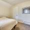 2 Mi to Downtown Minneapolis Apt with Shared Yard - Minneapolis