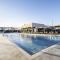 Luxury Home in Orlando with private Hot Tub - 7 Min from Disney Parks - 3 bedrooms and 4 bathrooms!