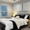 Stay in a new modern townhouse Sleeps 10 - 斯内尔维尔