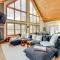 Stratton Mtn Ski Chalet with Giant Views in Winhall - Stocker Acres