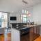 Yaletown Gem Located in the Heart of Downtown Vancouver - Ванкувер