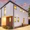 Stylish Rental Merivale - 2BR home - 基督城