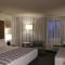 Wyndham Flint MI Grand Blanc Bishop Airport Conference Ct - Flint