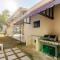Chic Urban Retreat with Pool, Gym, & Free Parking - 圣地亚哥洛斯卡巴