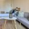 ツ Loft with Private Terrace 5 Minutes Walking from the Beach