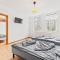 Chic Apartment with Parking place - Apolda